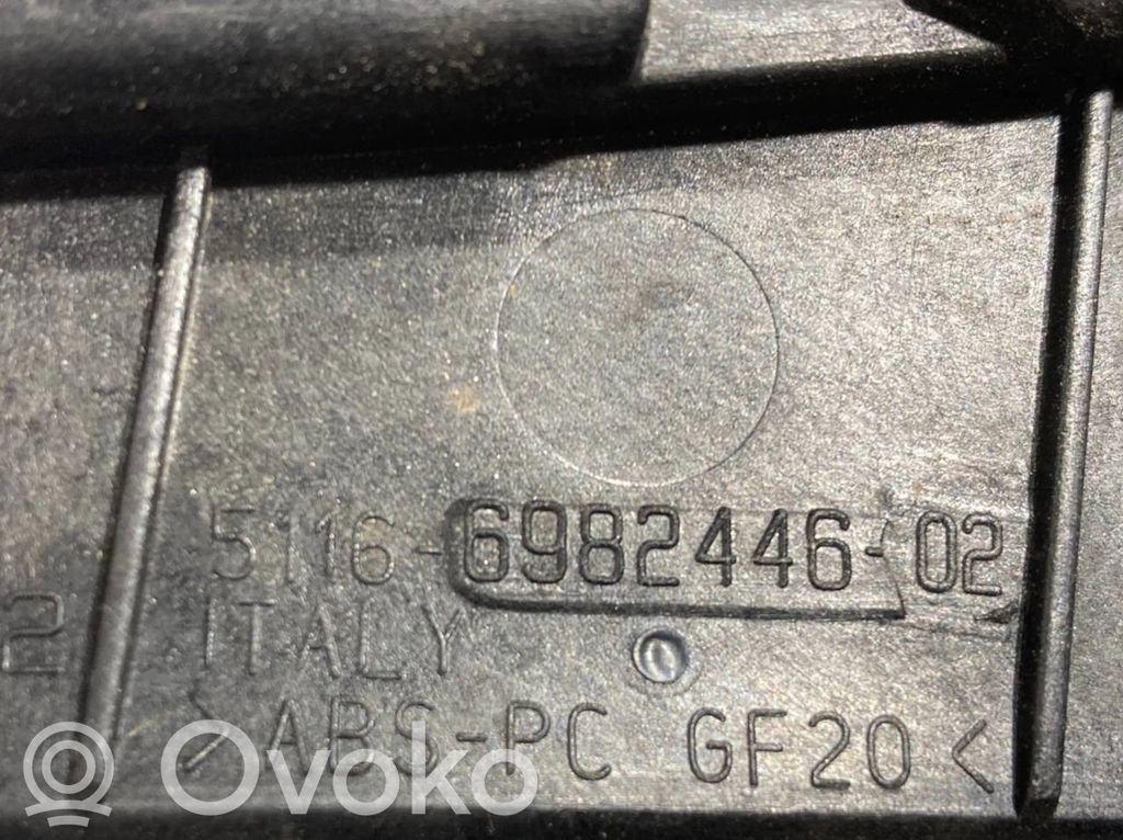 Ātrumu pārslēgšanas sviras dekoratīvā apdare (plastmasas)