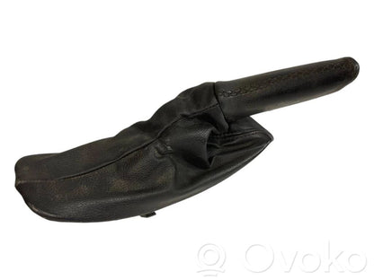 Rokas bremzes dekoratīvā apdare