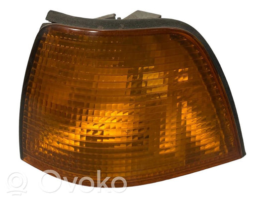 Передний поворотный свет