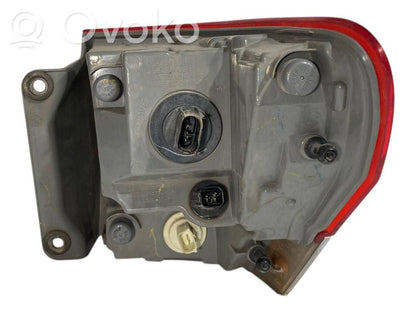 Aizmugurējais lukturis virsbūvē