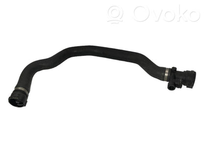 Caurulīte (-es) / šļūtene (-es)