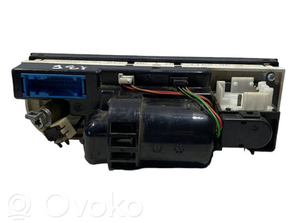 Gaisa kondicioniera / klimata kontroles / salona apsildes vadības bloks (salonā)