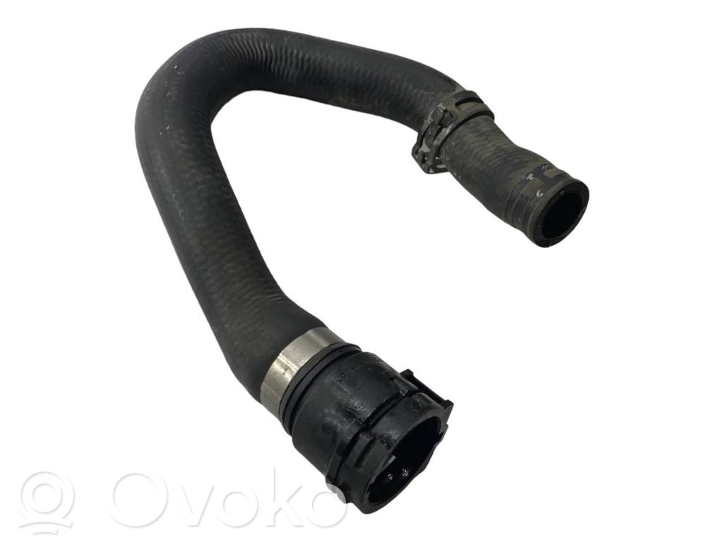 Caurulīte (-es) / šļūtene (-es)