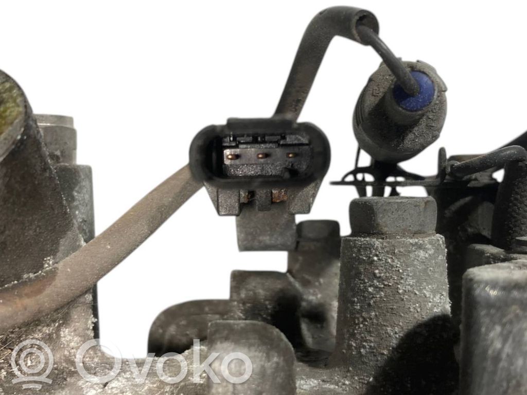 Air conditioner compressor (pump)