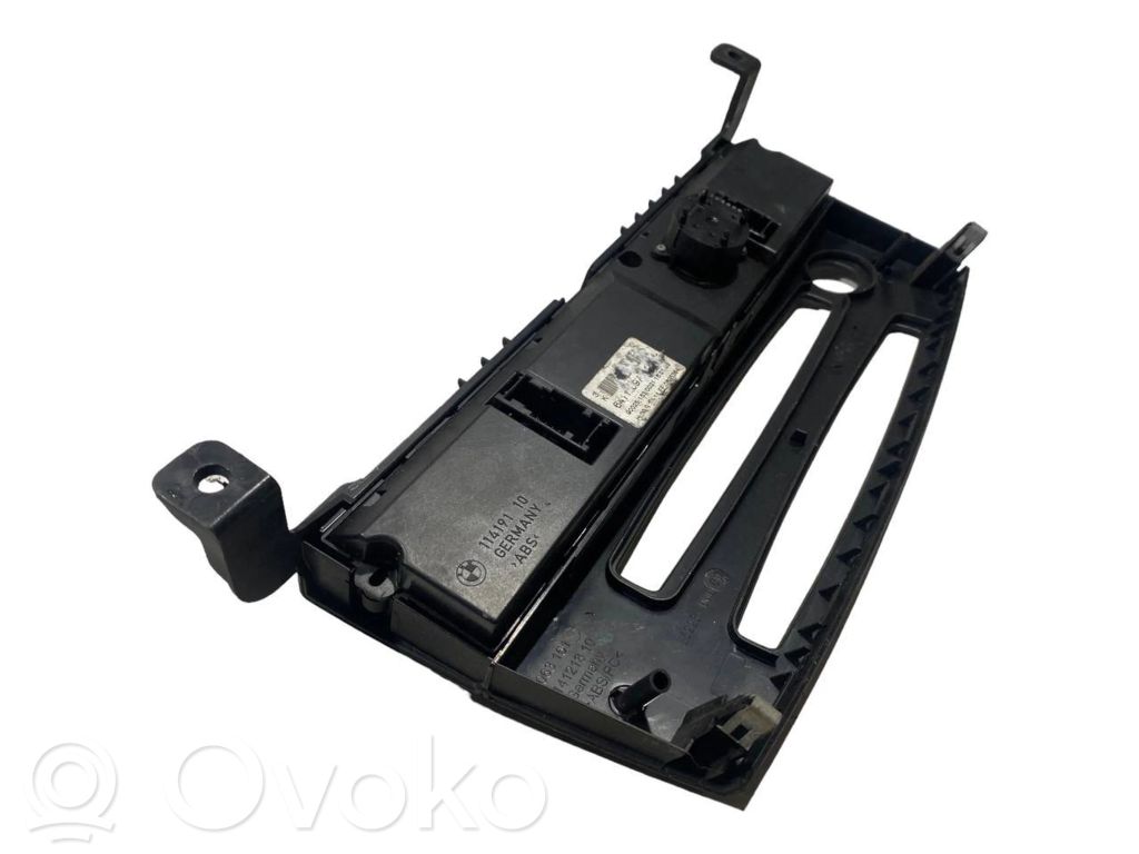 Radiouztvērēja / navigācija dekoratīvā apdare