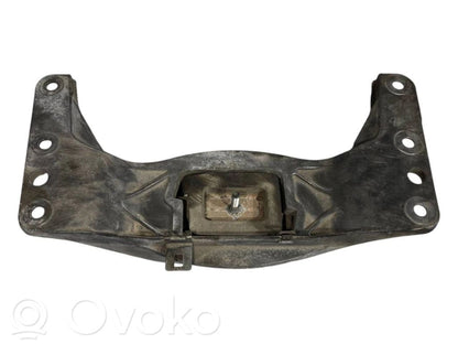 Transmission mounting bracket