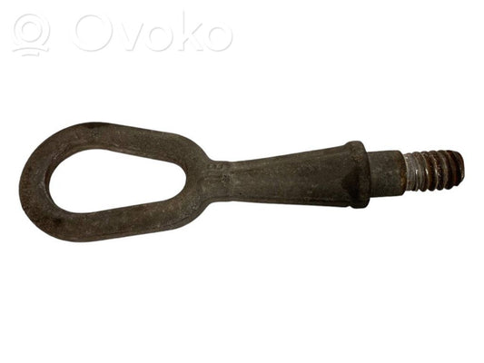 Буксировочный крюк