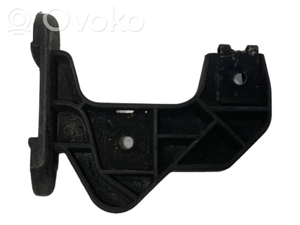 Priekšpusē bampera turētājs