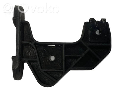 Priekšpusē bampera turētājs