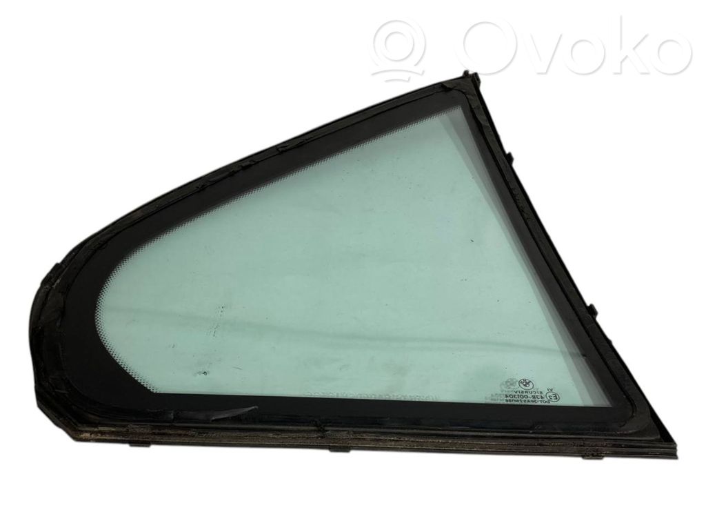 Mazais stikls "A" aizmugurējās durvīs