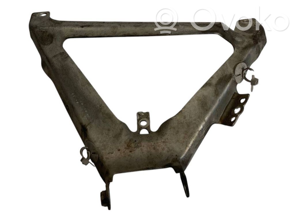 Engine mounting bracket
