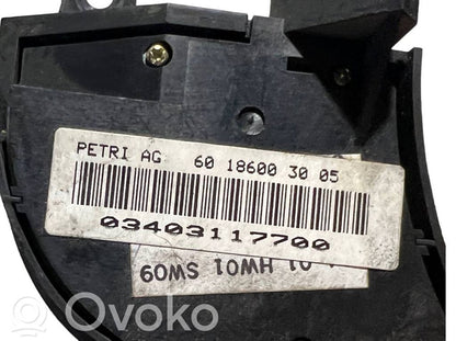 Daudzfunkciju vadības slēdzis / poga