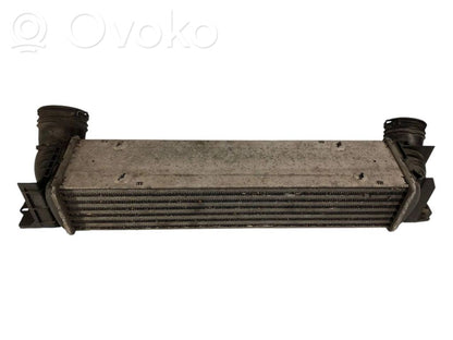 Starpdzesētāja radiators