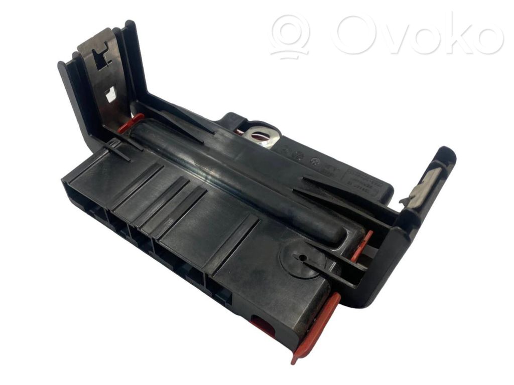 Positive wire connection assembly