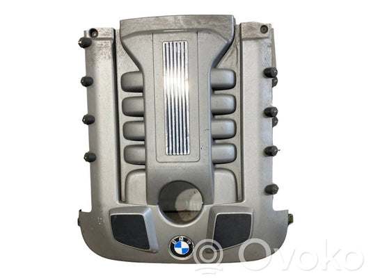 Dzinēja pārsegs (dekoratīva apdare)