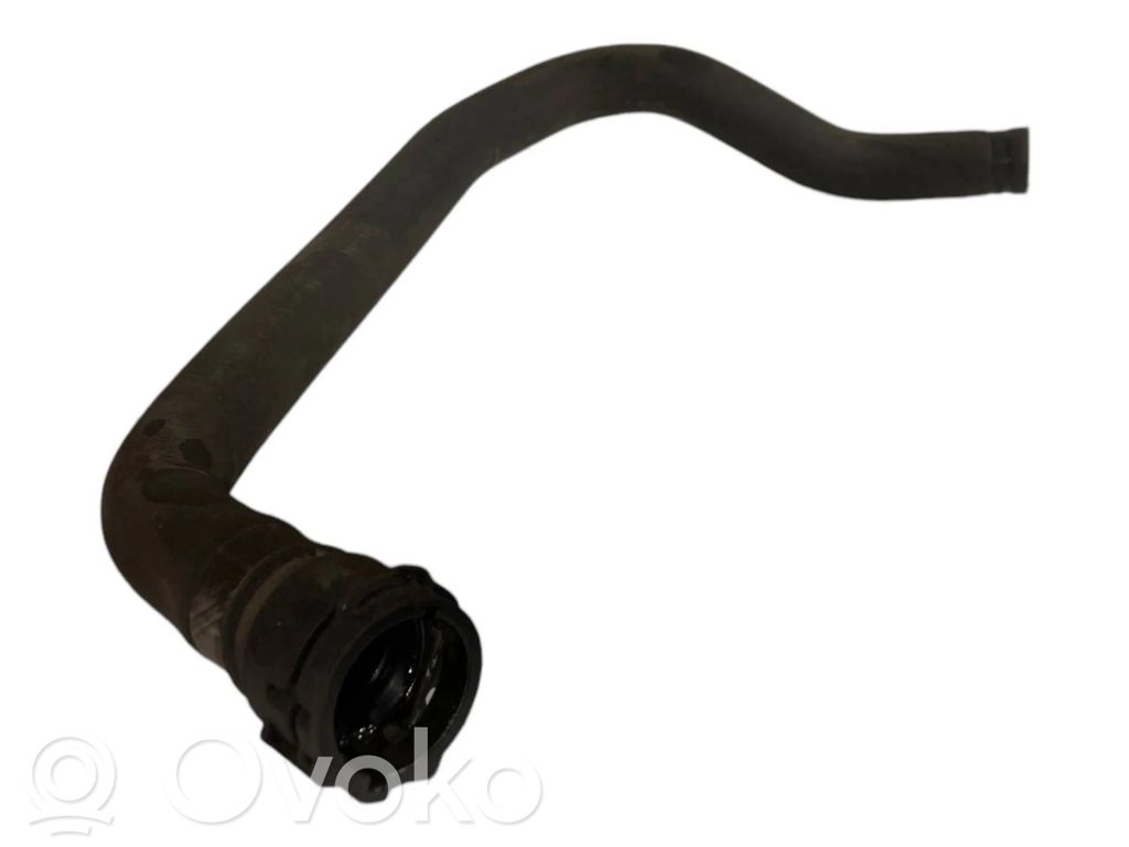 Caurulīte (-es) / šļūtene (-es)