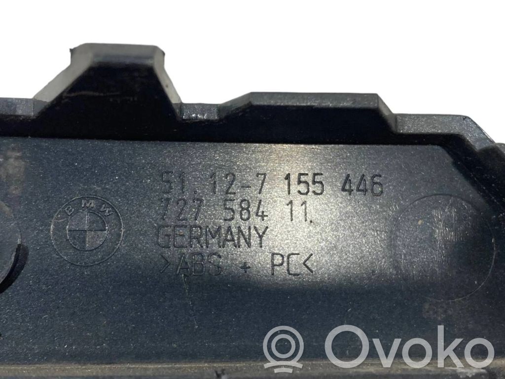 Aizmugurējā luktura dekoratīvā apdare