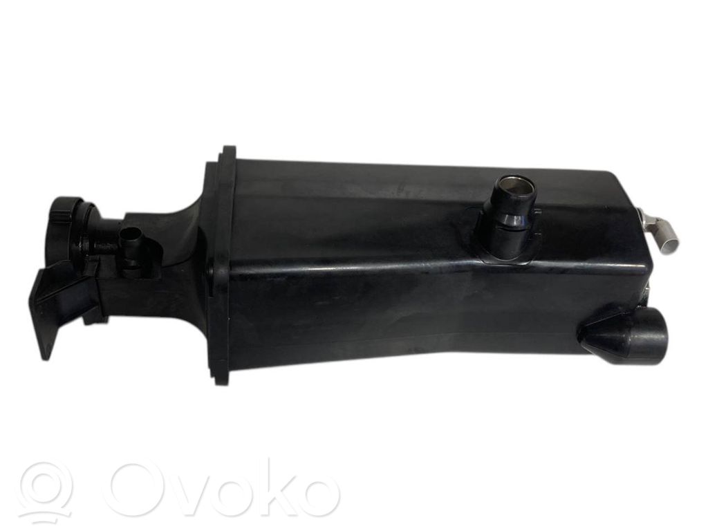 Расширительный бачок охлаждающей жидкости