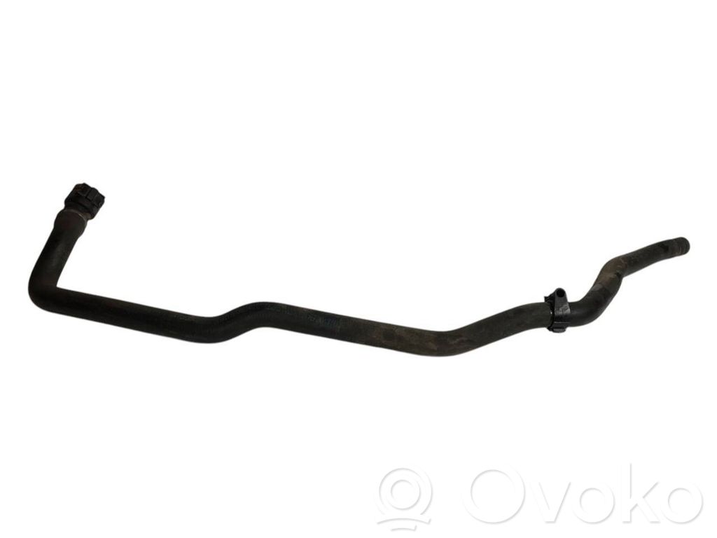 Caurulīte (-es) / šļūtene (-es)