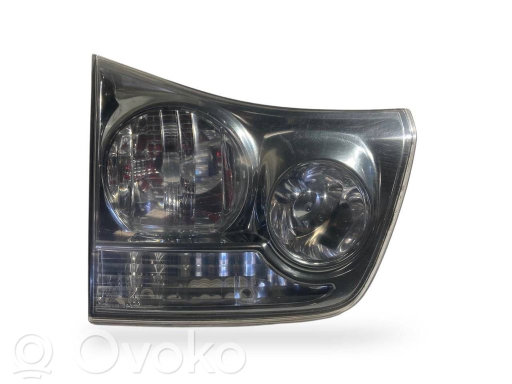 Aizmugurējais lukturis pārsegā