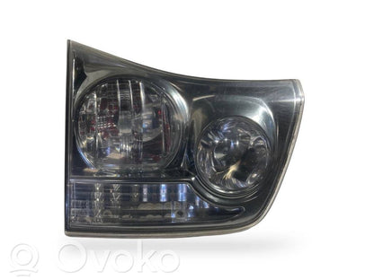 Aizmugurējais lukturis pārsegā