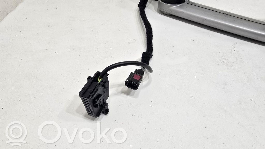 Подлокотник