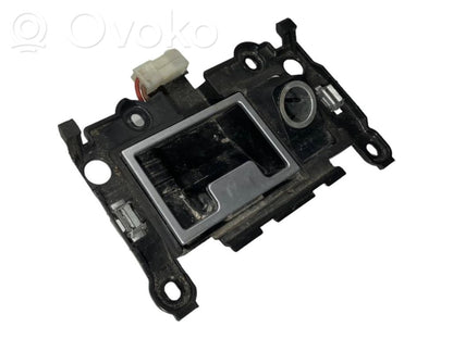 Пепельница (передняя)