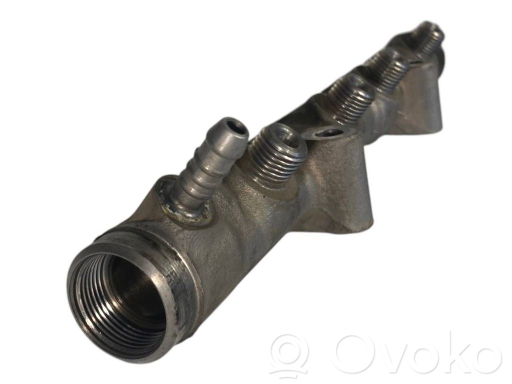 Degvielas maģistrālā caurule