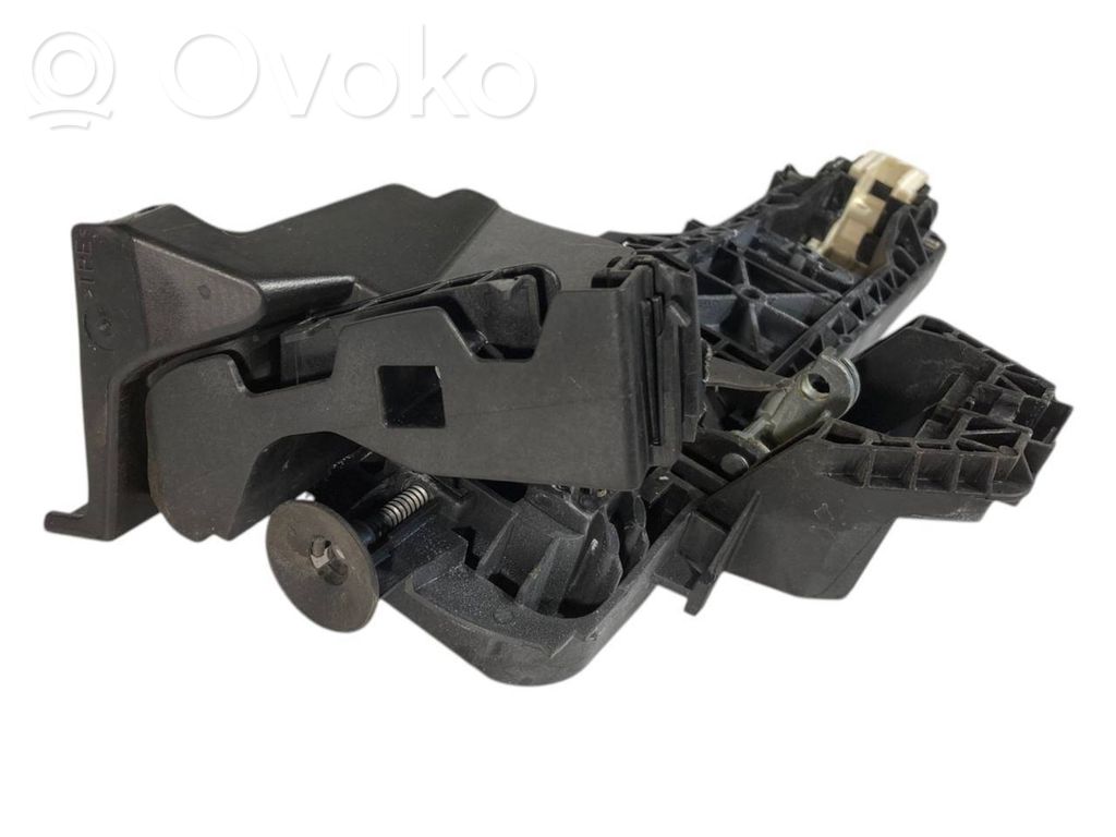 Aizmugurē turētājs / kronšteins ārējam atvēršanas rokturim