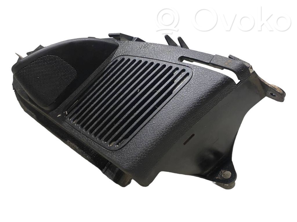 Speaker(s) in the rear window