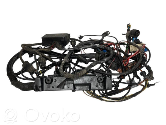 Dzinēja vadu instalācija