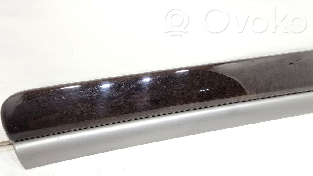 Decorative trim strip on the front