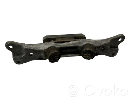 Transmission mounting bracket