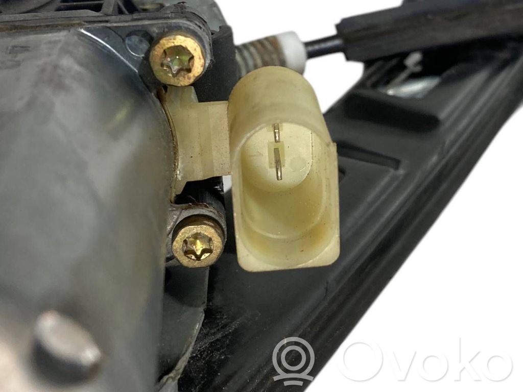 Priekšpusē elektriskā loga pacelšanas mehānisma komplekts