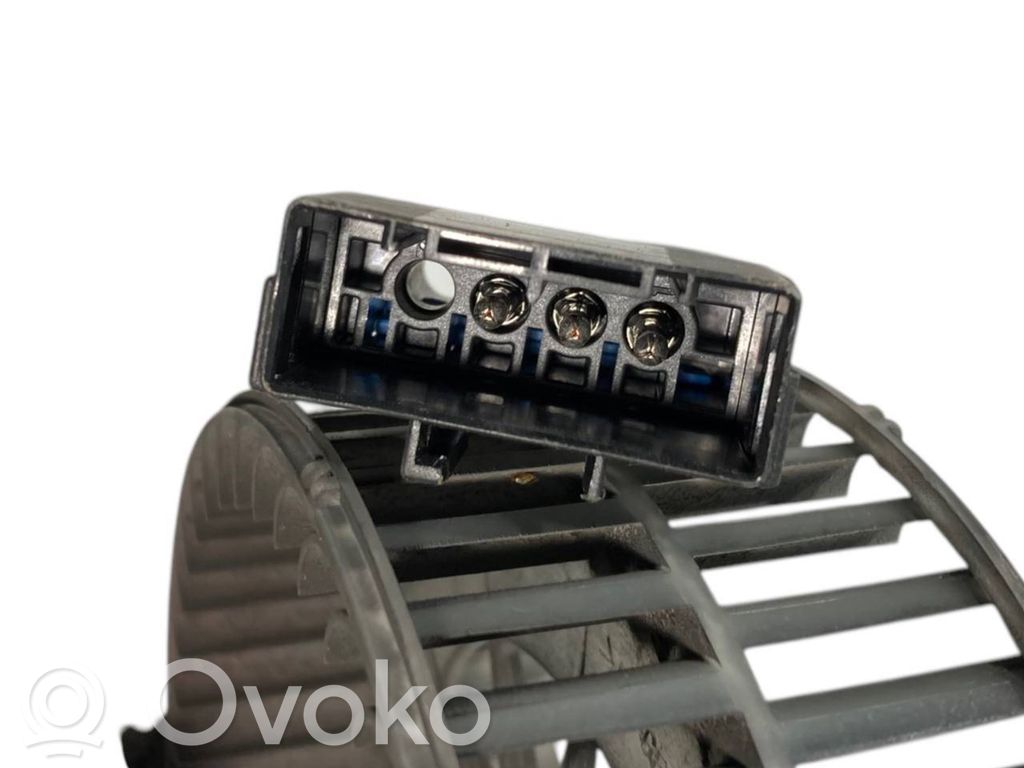 Mazā radiatora ventilators