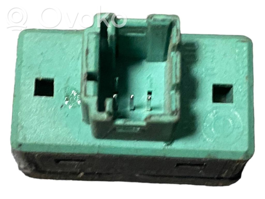 Elektrisko logu slēdzis