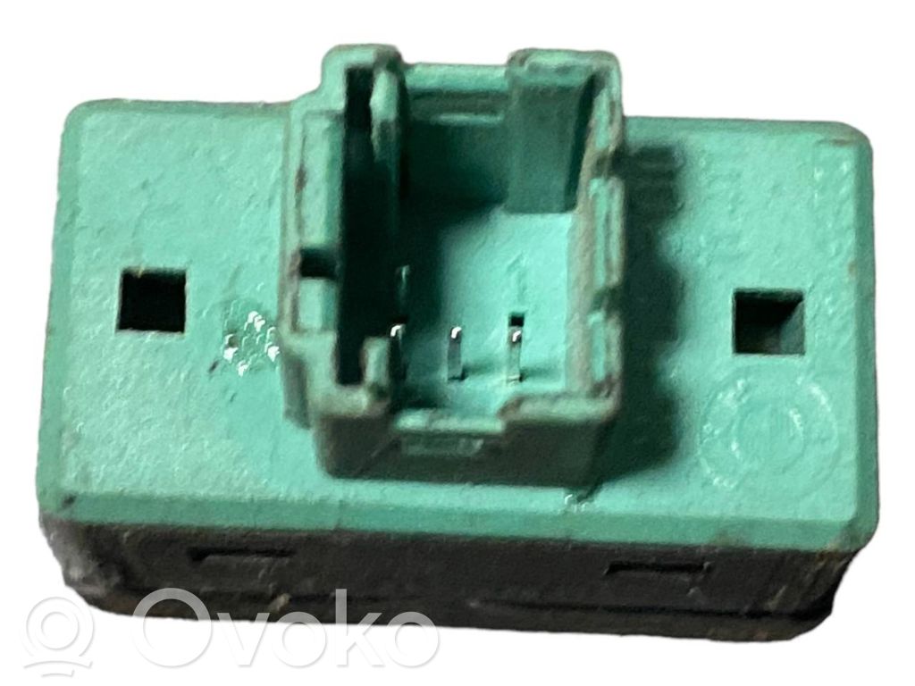 Elektrisko logu slēdzis