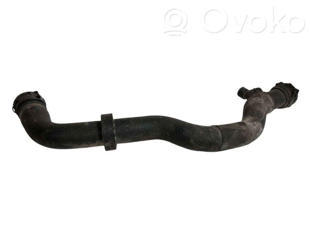 Caurulīte (-es) / šļūtene (-es)