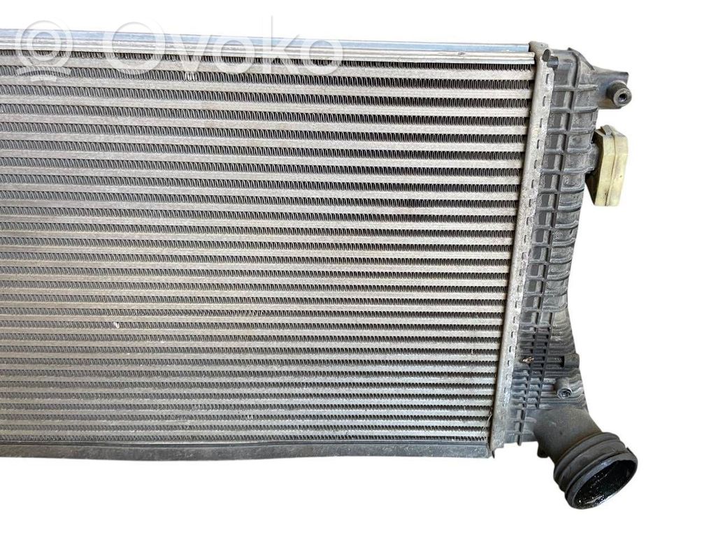 Starpdzesētāja radiators
