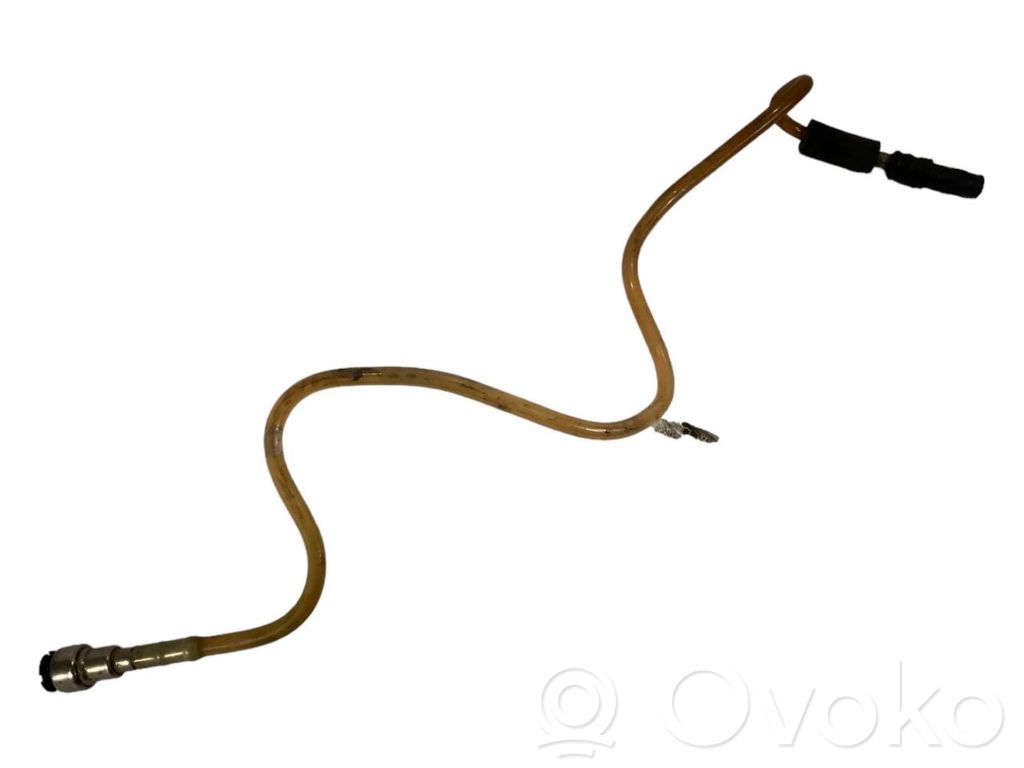 Degvielas caurulīte (-es)