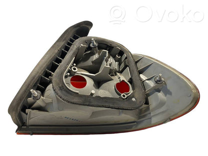 Aizmugurējais lukturis virsbūvē