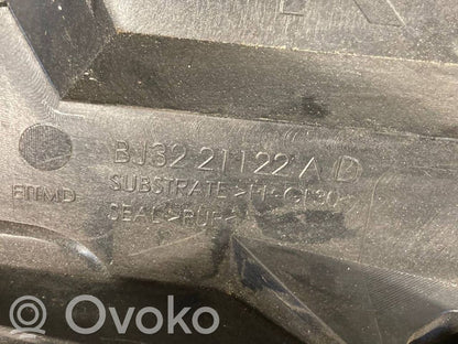 Skaļrunis (-i) priekšējās durvīs