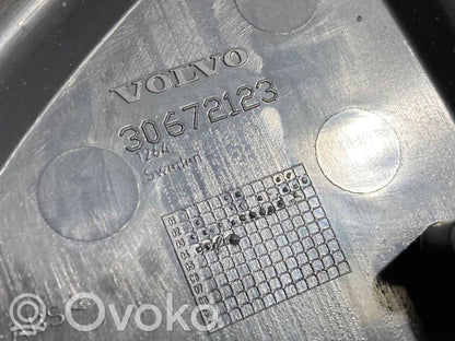 Paneļa dekoratīvās apdares vairogs (sānu)