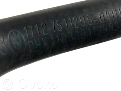 Caurulīte (-es) / šļūtene (-es)