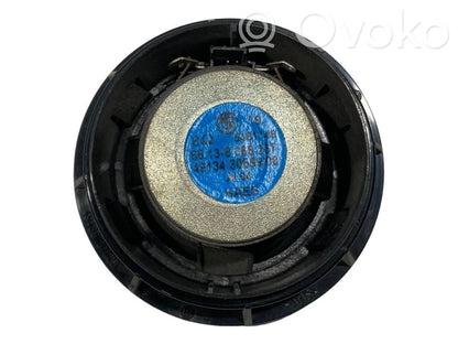 Skaļrunis (-i) priekšējās durvīs