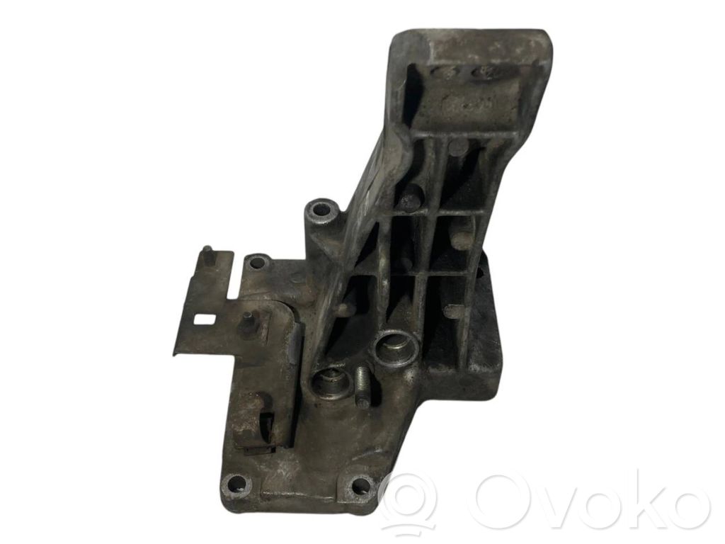 Dzinēja nostiprināšanas stiprinājums-kronšteins