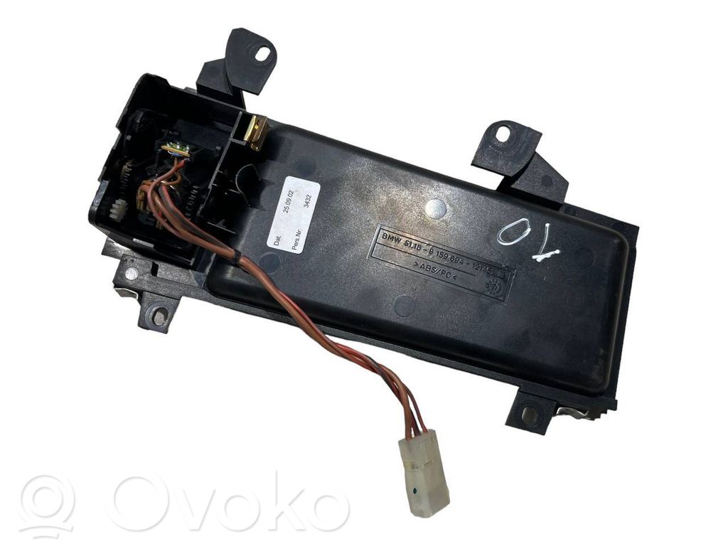 Cigarette lighter in front