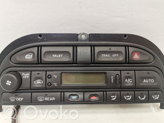 Блок управления кондиционером/климат-контролем/отоплением салона (в салоне)