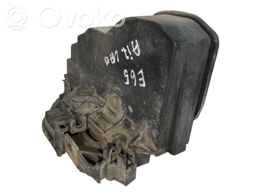 Aizmugurē slēdzene