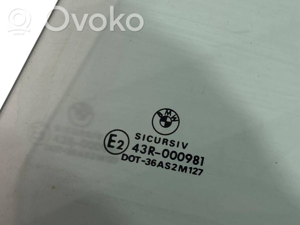 aizmugurējo durvju stikls